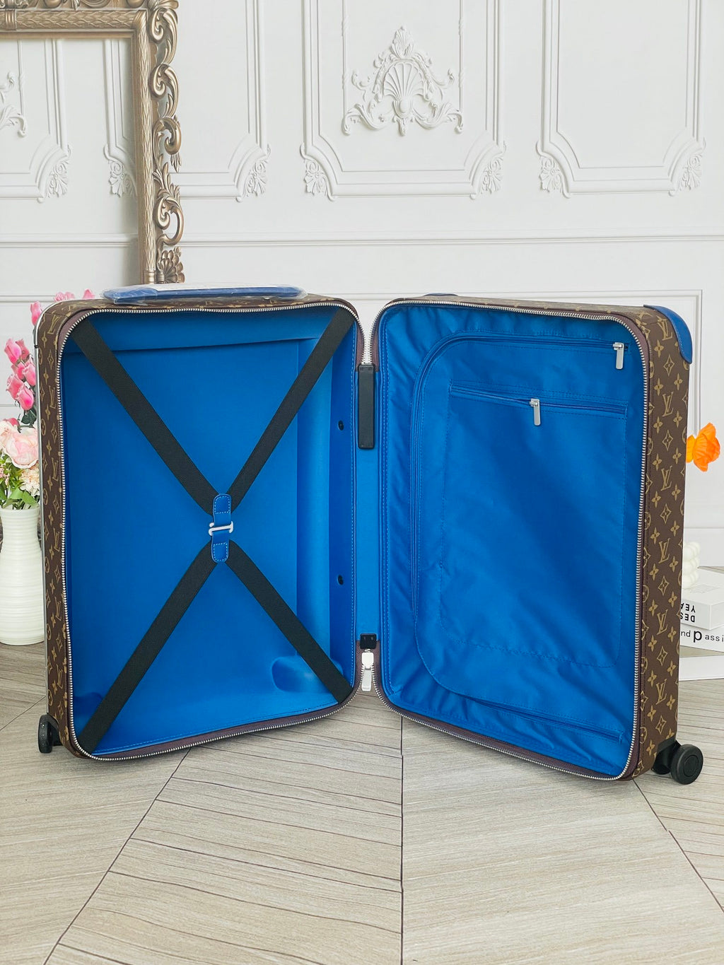 LOUIS VUITTON Horizon Monogram Trolley