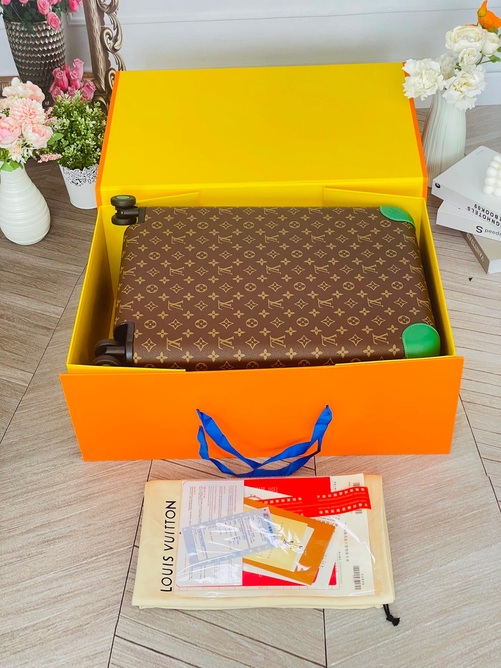 LOUIS VUITTON Horizon Monogram Trolley