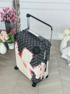 LOUIS VUITTON Horizon Monogram Trolley