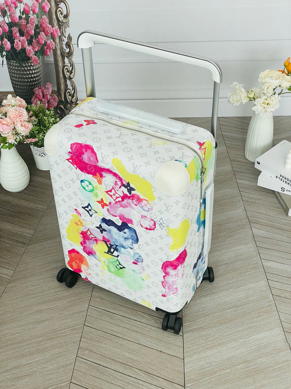 LOUIS VUITTON Horizon Monogram Trolley