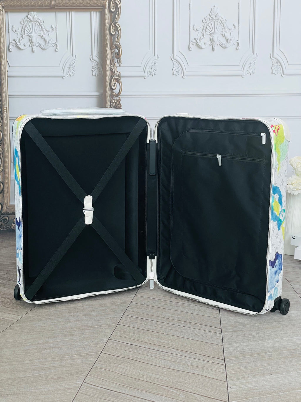 LOUIS VUITTON Horizon Monogram Trolley