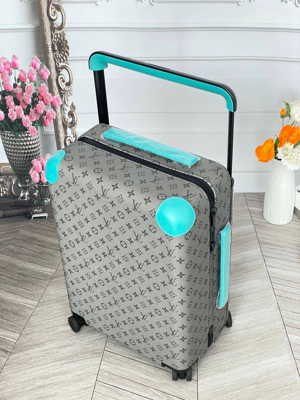 LOUIS VUITTON Horizon Monogram Trolley