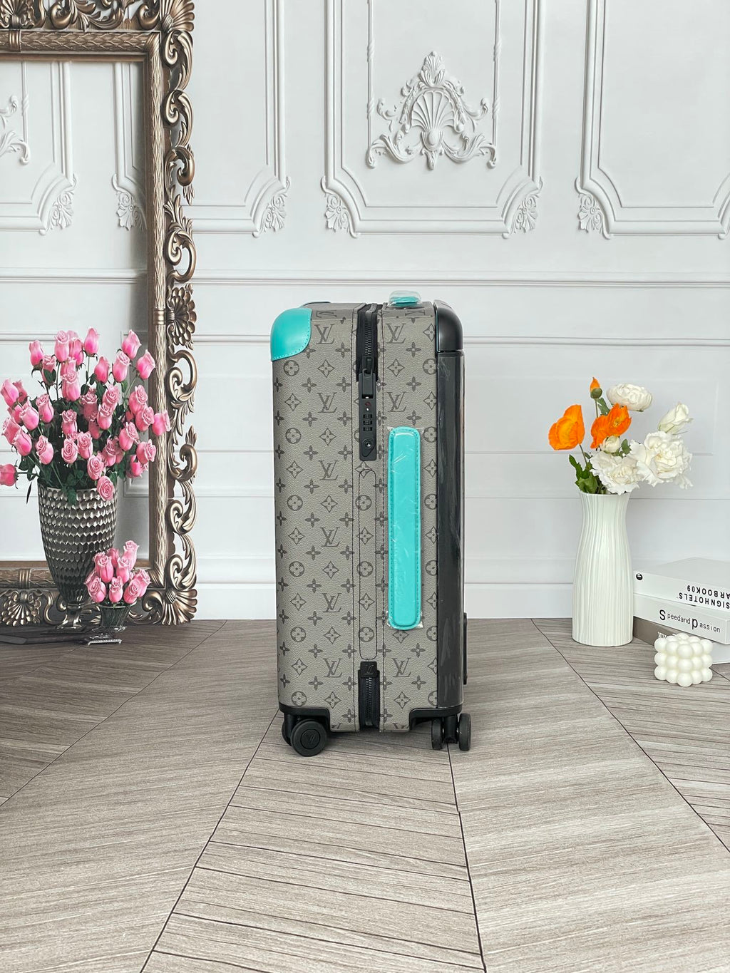 LOUIS VUITTON Horizon Monogram Trolley
