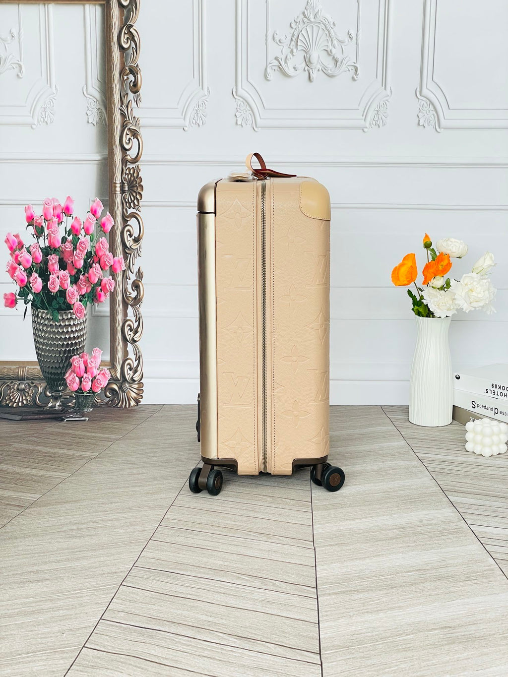 LOUIS VUITTON Horizon Monogram Trolley