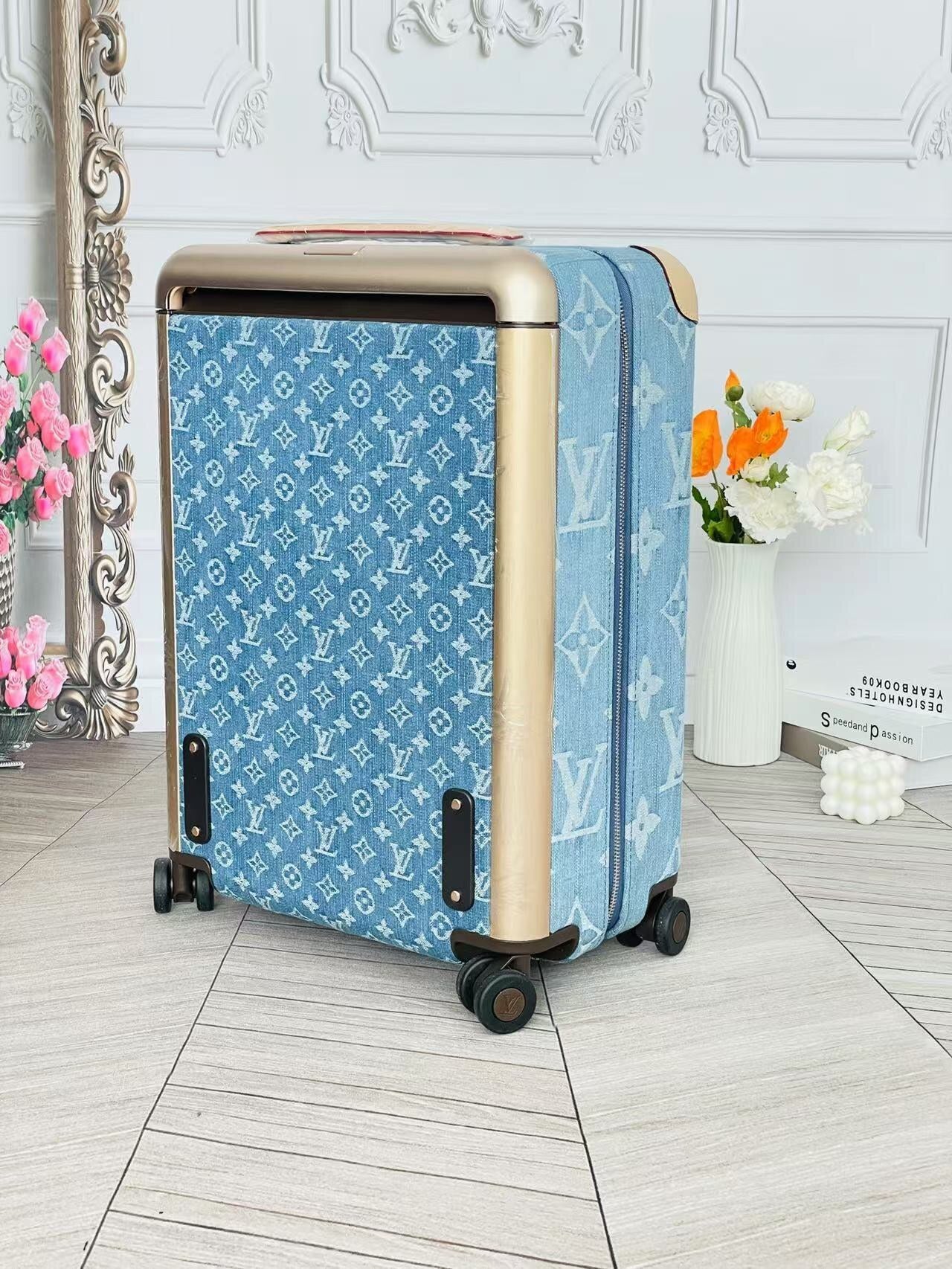 LOUIS VUITTON Horizon Monogram Trolley