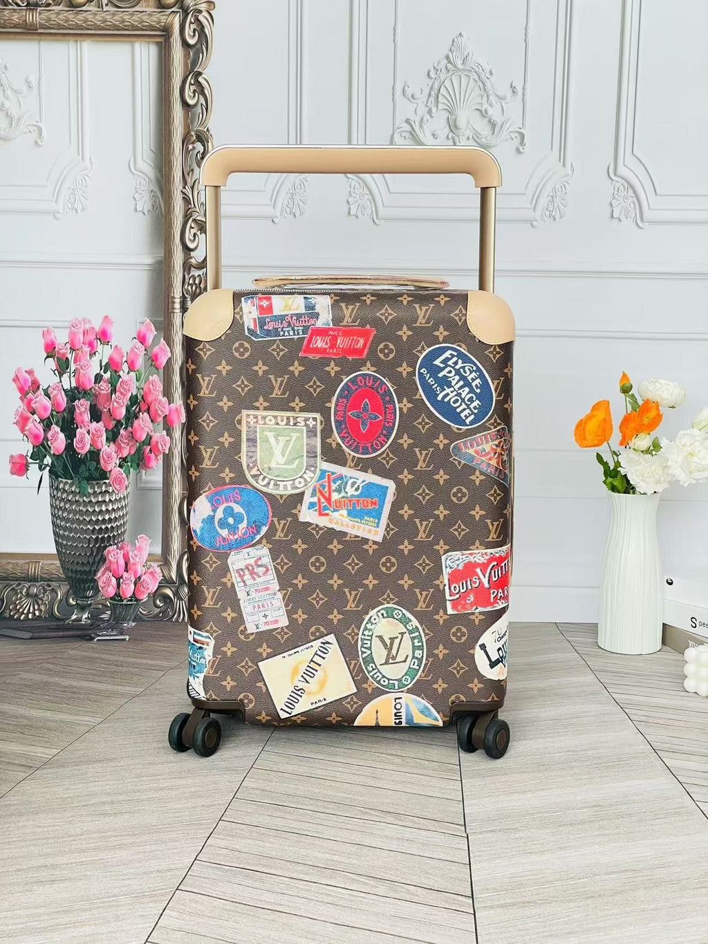 LOUIS VUITTON Horizon Monogram Trolley