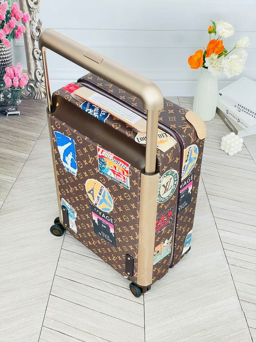 LOUIS VUITTON Horizon Monogram Trolley