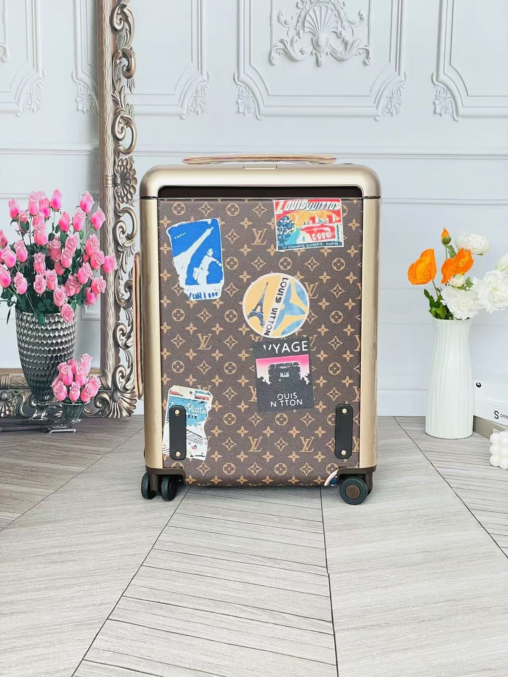 LOUIS VUITTON Horizon Monogram Trolley