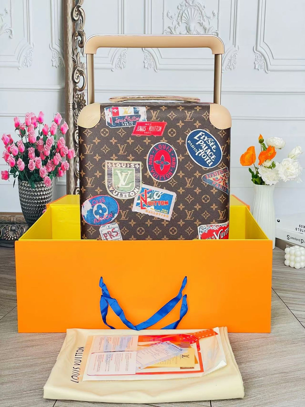 LOUIS VUITTON Horizon Monogram Trolley