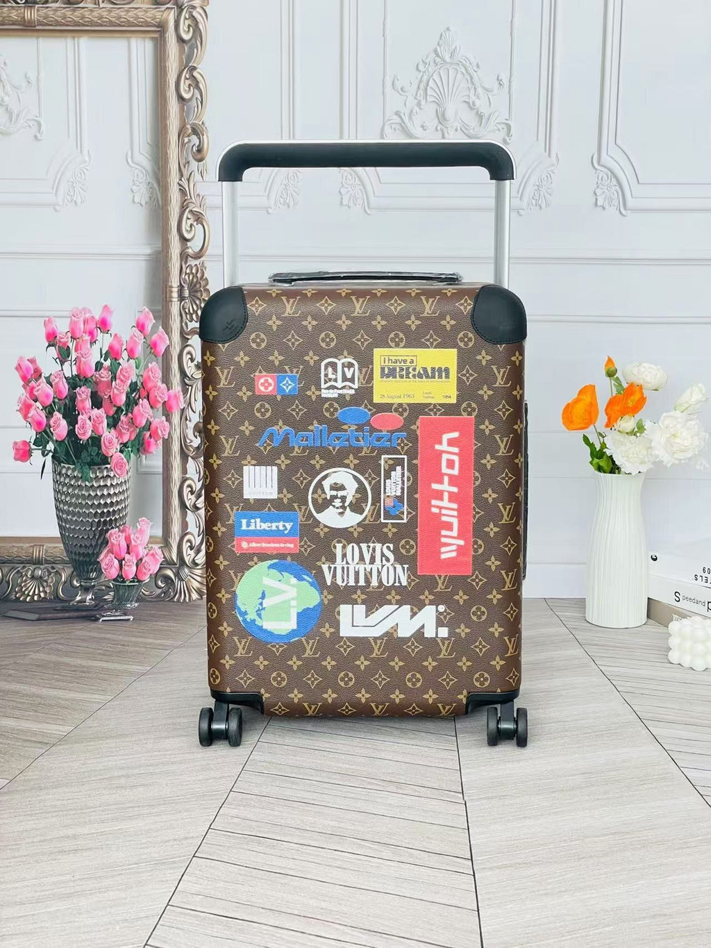 LOUIS VUITTON Horizon Monogram Trolley