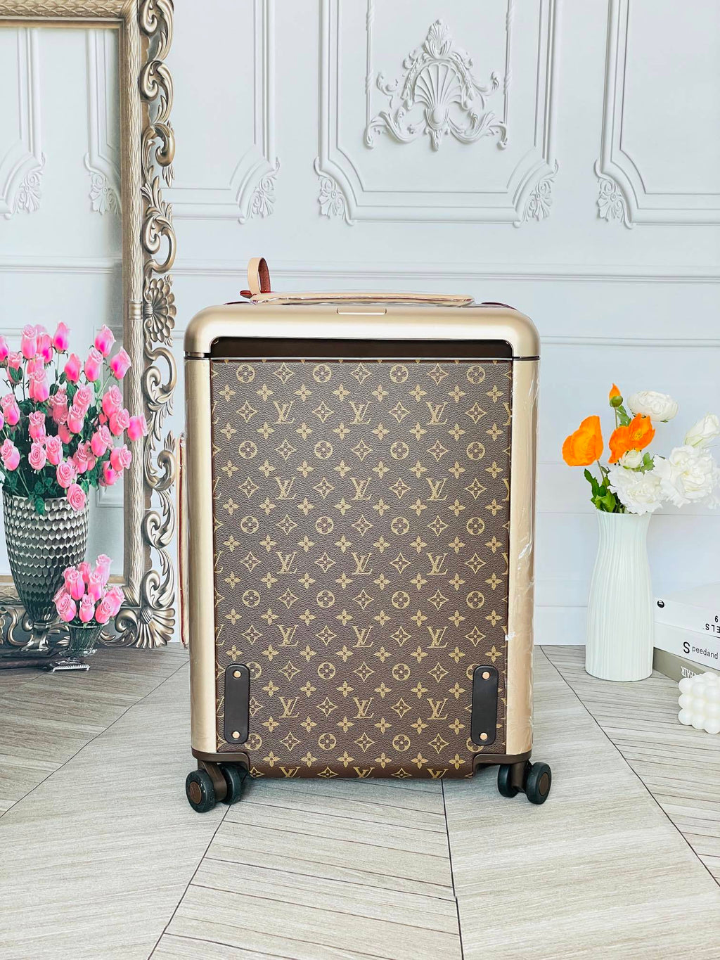 LOUIS VUITTON Horizon Monogram Trolley