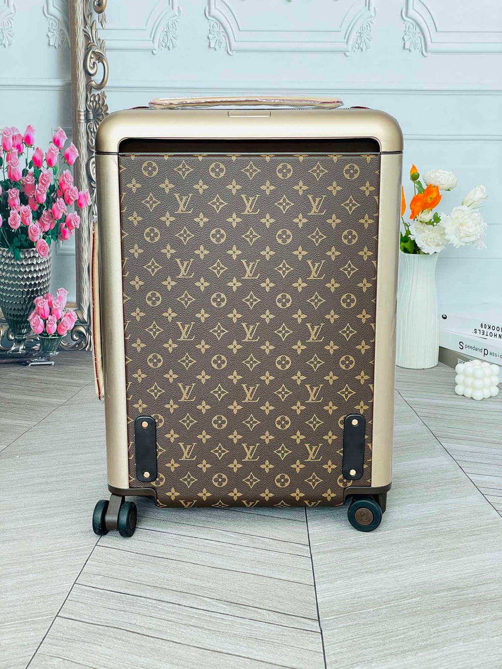 LOUIS VUITTON Horizon Monogram Trolley