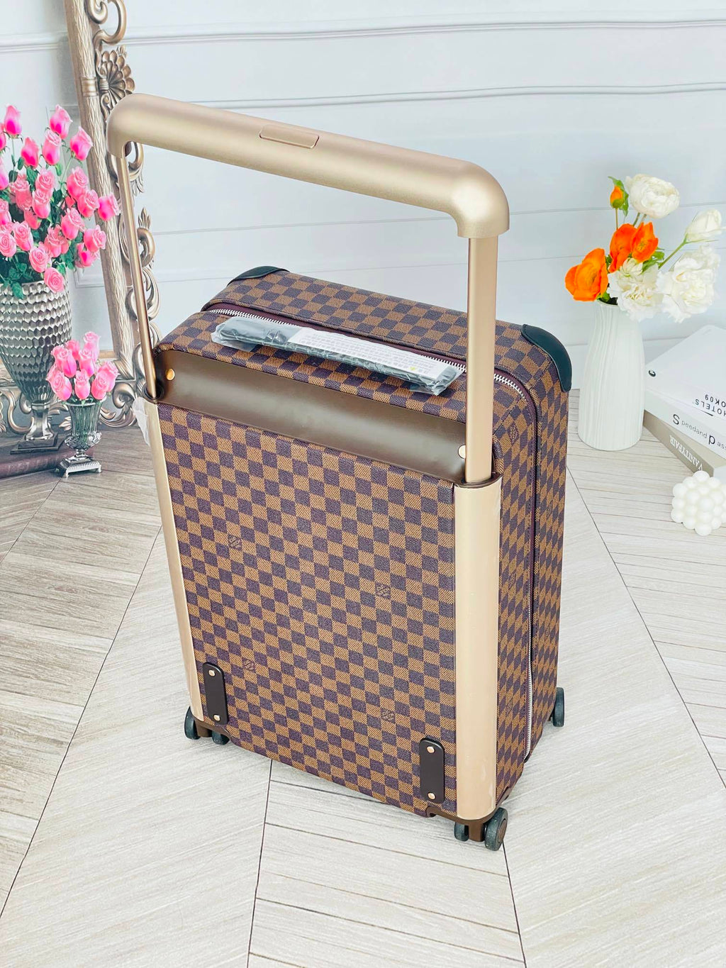 LOUIS VUITTON Horizon Monogram Trolley