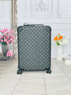 LOUIS VUITTON Horizon Monogram Trolley