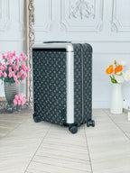 LOUIS VUITTON Horizon Monogram Trolley