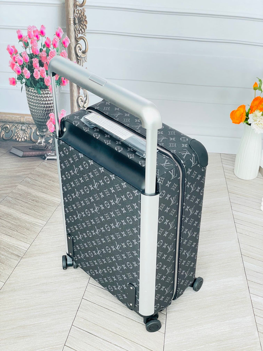 LOUIS VUITTON Horizon Monogram Trolley