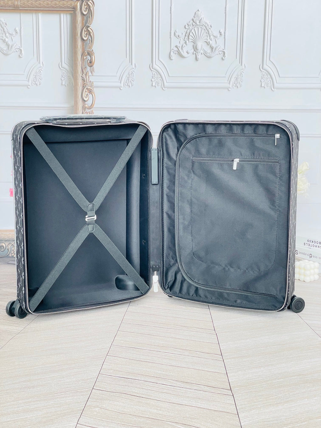 LOUIS VUITTON Horizon Monogram Trolley