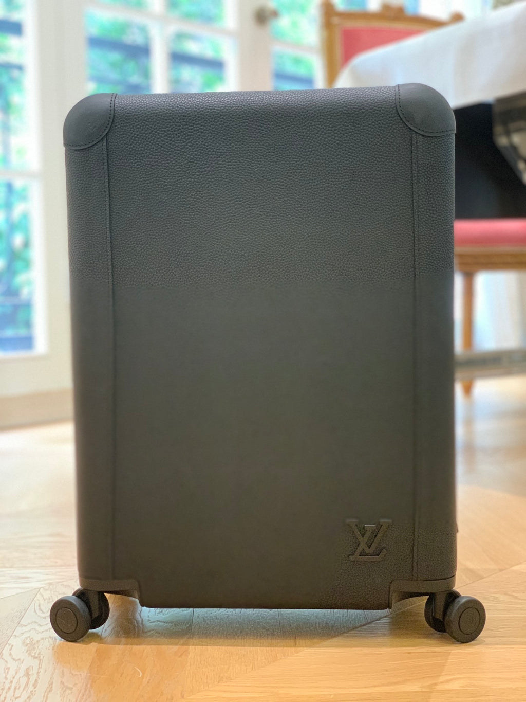 LOUIS VUITTON Horizon 55 Four-Wheel Trolley