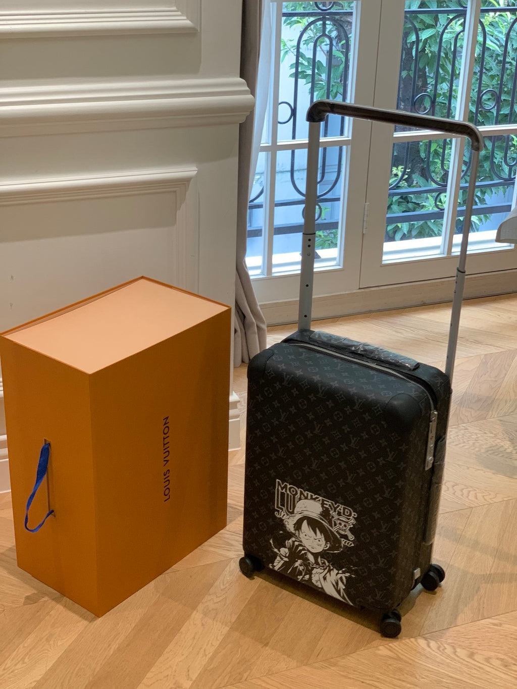 LOUIS VUITTON Horizon 55 Four-Wheel Trolley
