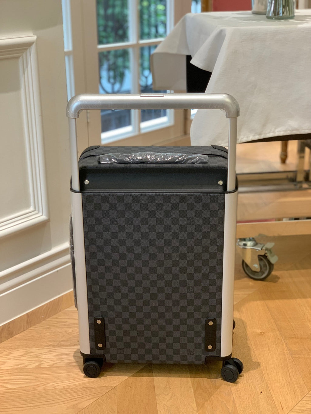 LOUIS VUITTON Horizon 55 Four-Wheel Trolley