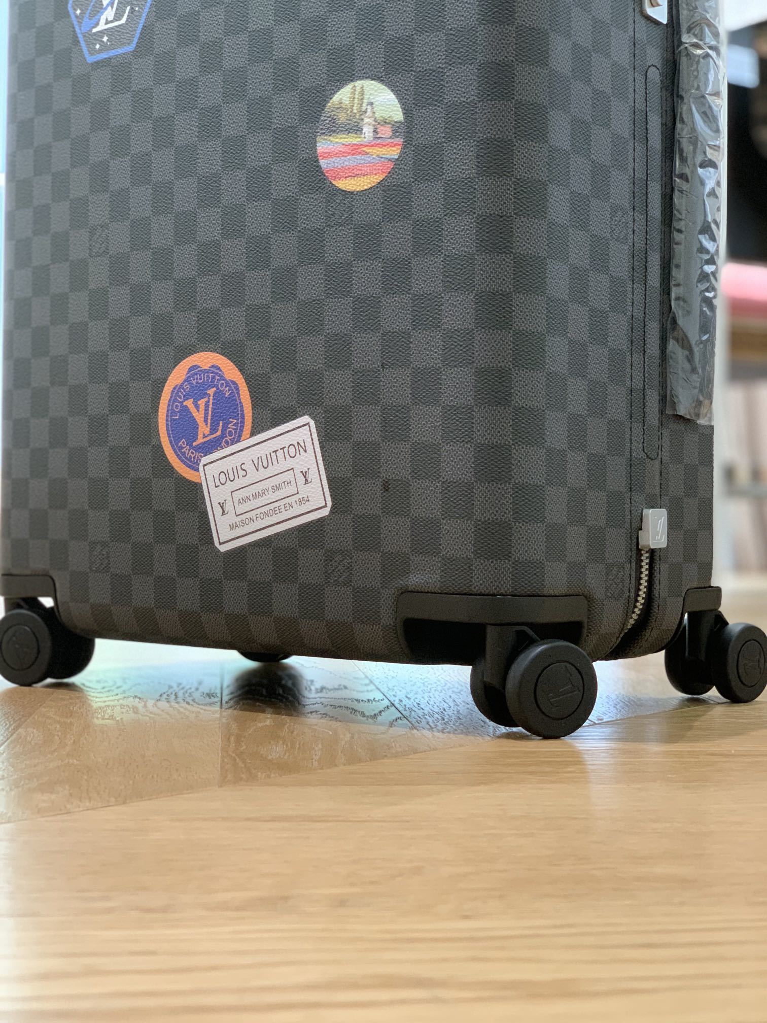 LOUIS VUITTON Horizon 55 Four-Wheel Trolley