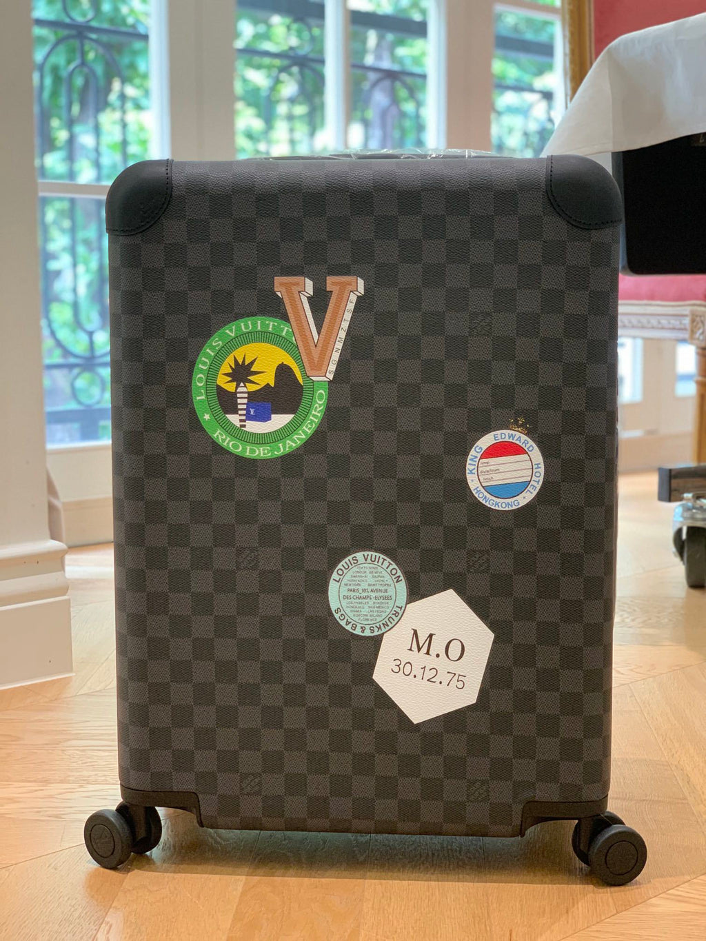LOUIS VUITTON Horizon 55 Four-Wheel Trolley