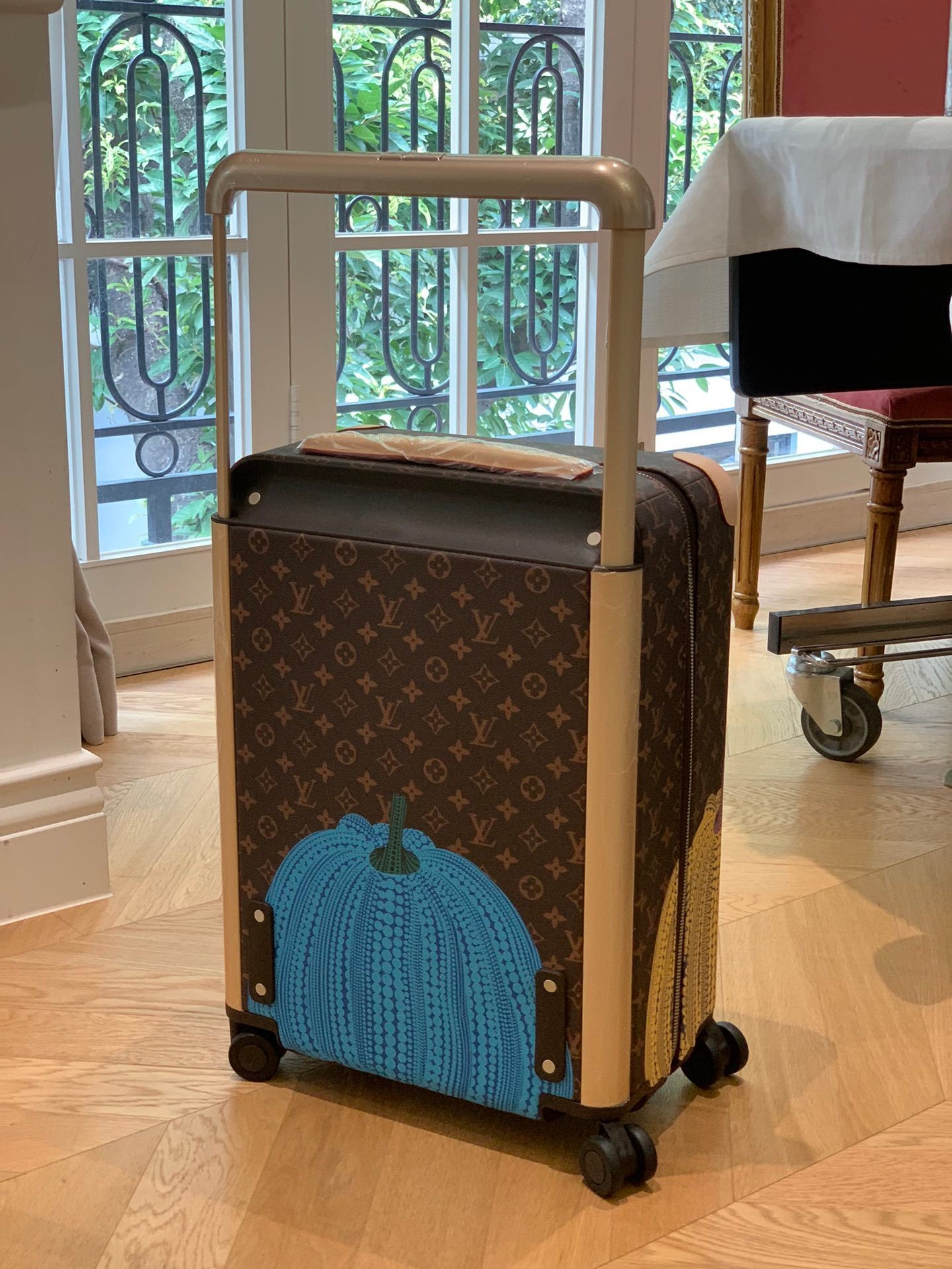 LOUIS VUITTON Horizon 55 Four-Wheel Trolley