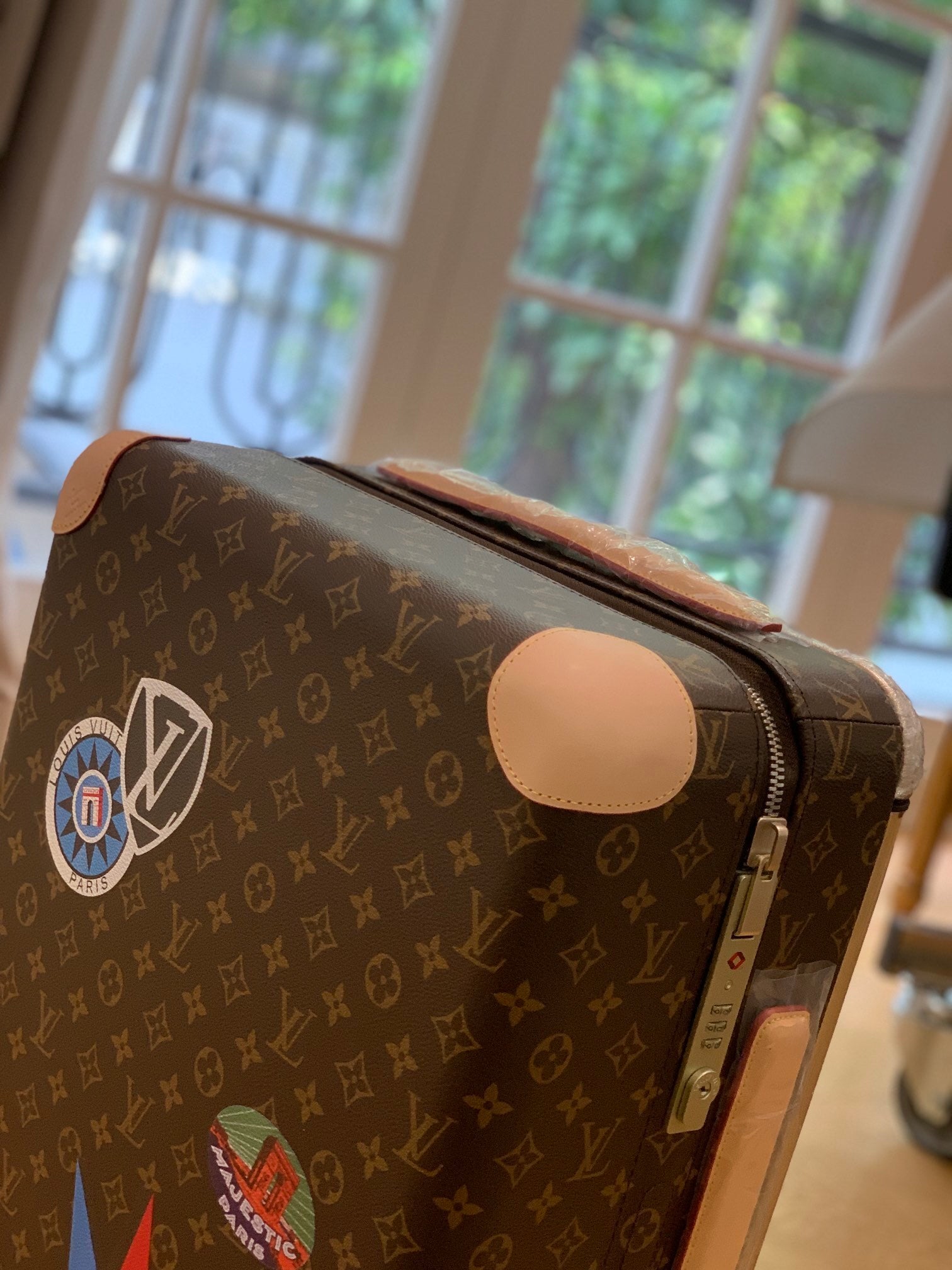 LOUIS VUITTON Horizon 55 Four-Wheel Trolley