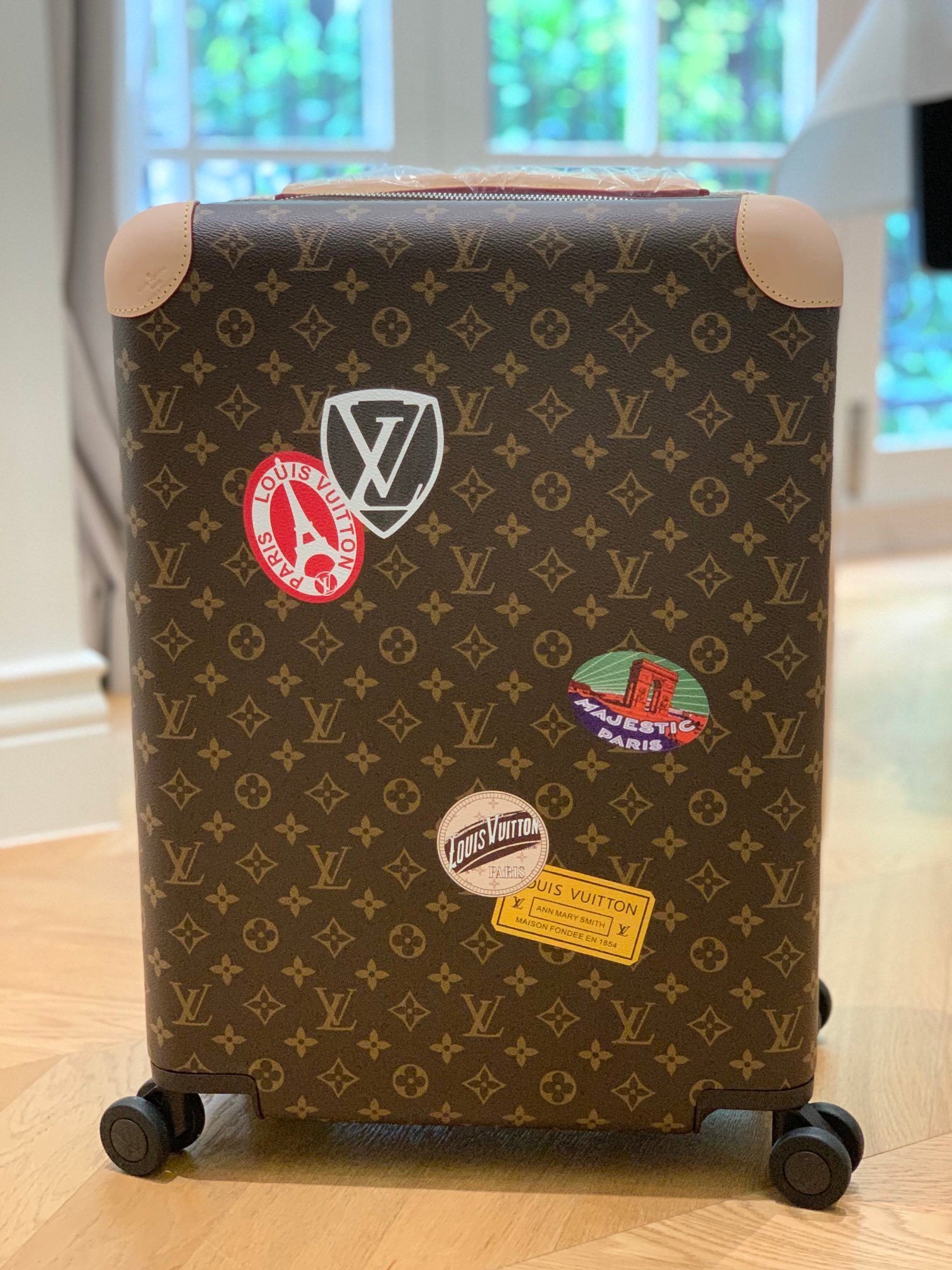 LOUIS VUITTON Horizon 55 Four-Wheel Trolley