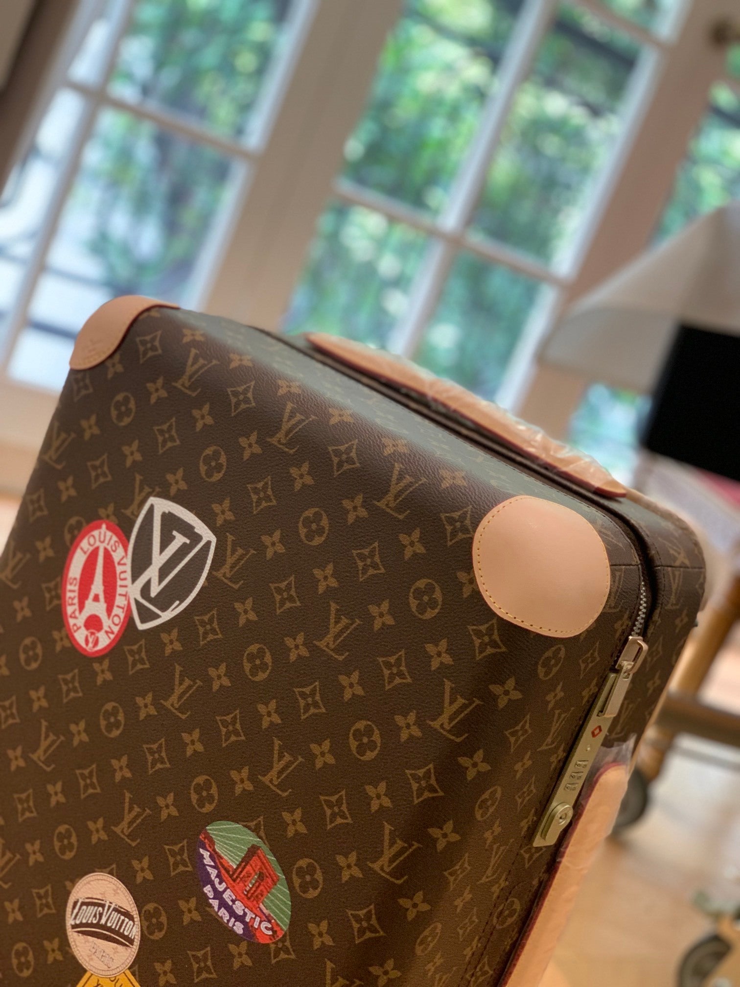 LOUIS VUITTON Horizon 55 Four-Wheel Trolley