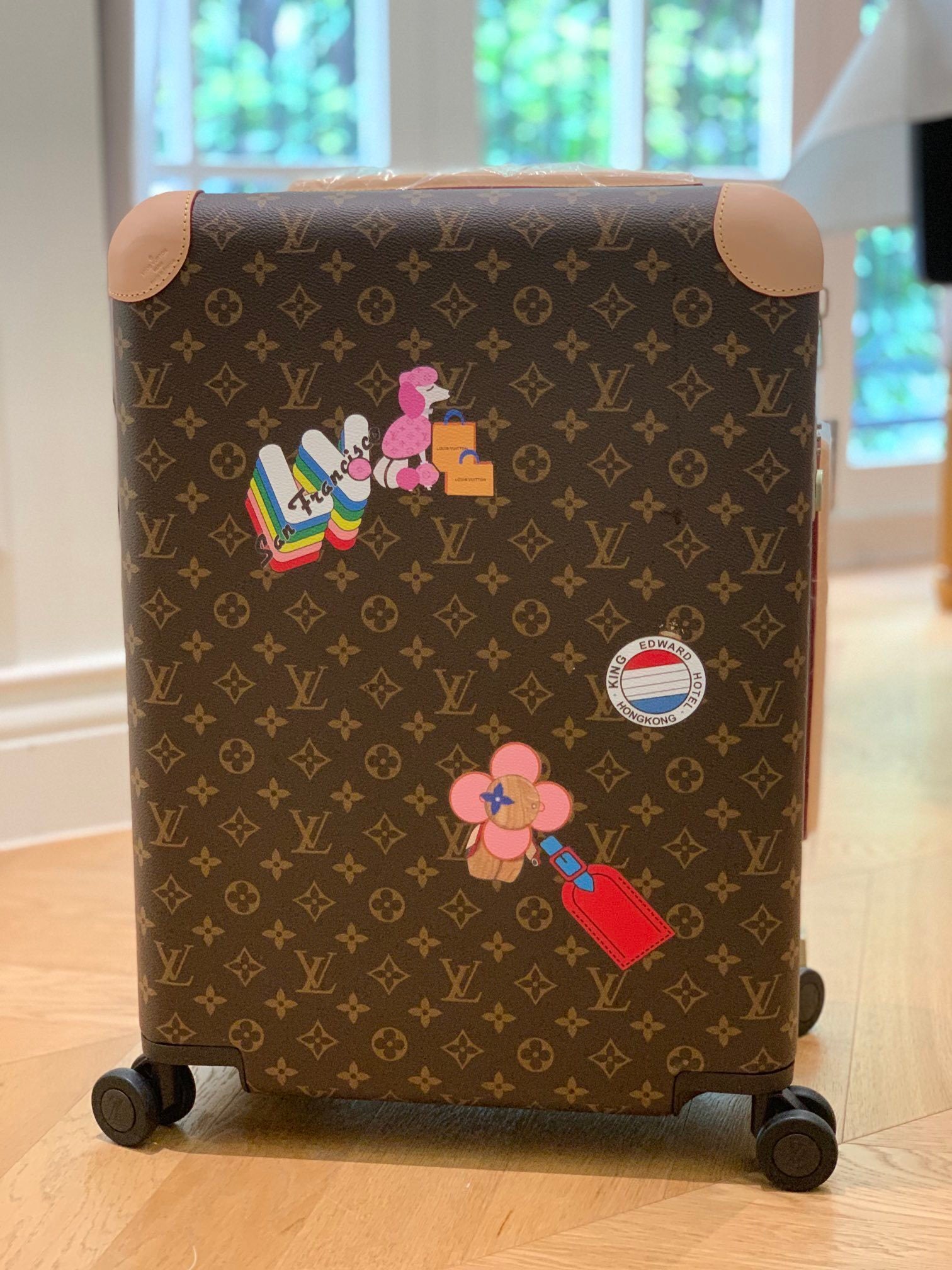 LOUIS VUITTON Horizon 55 Four-Wheel Trolley