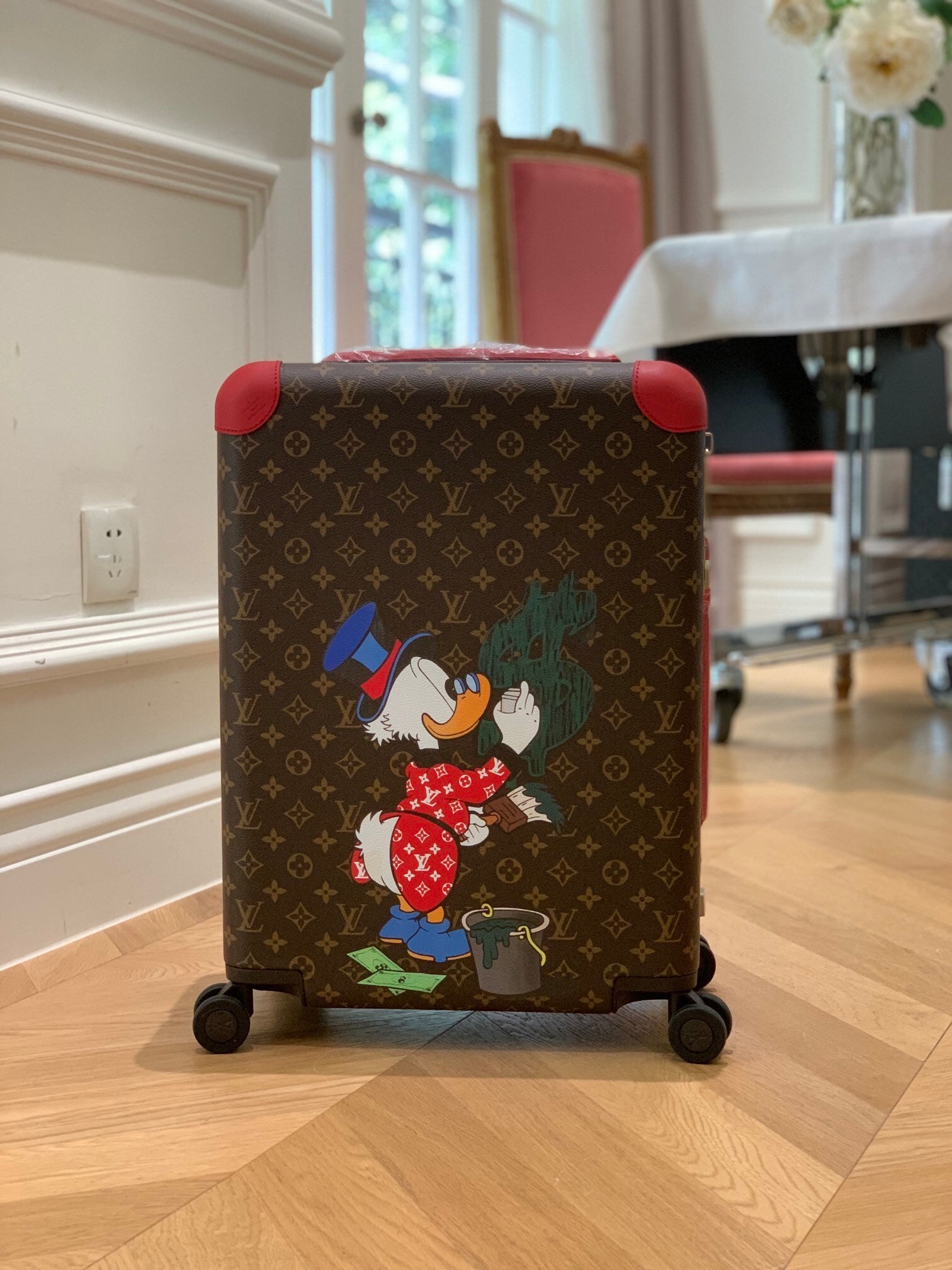 LOUIS VUITTON Horizon 55 Four-Wheel Trolley