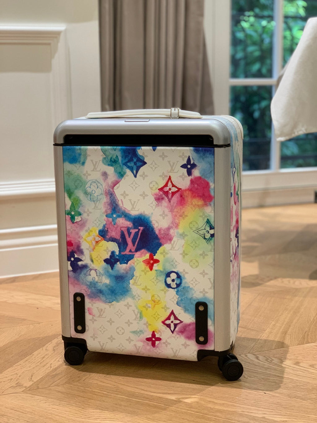 LOUIS VUITTON Horizon 55 Four-Wheel Trolley