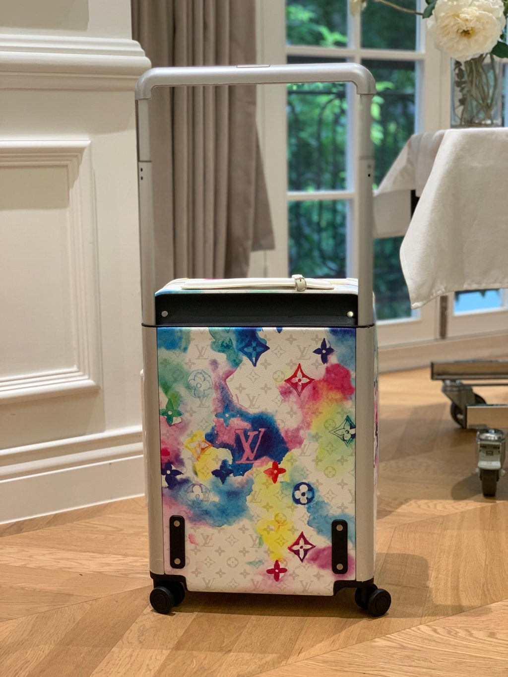 LOUIS VUITTON Horizon 55 Four-Wheel Trolley