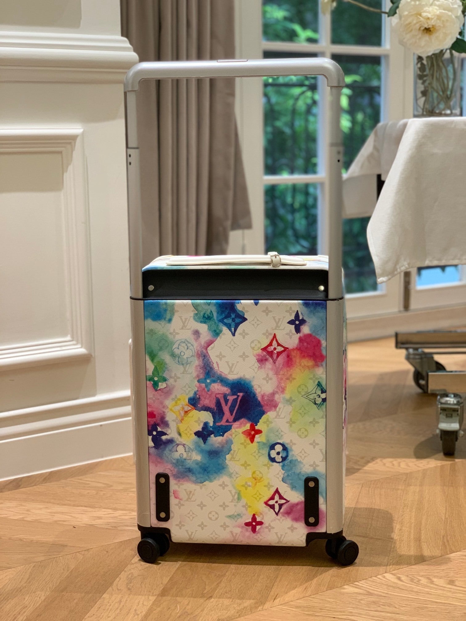 LOUIS VUITTON Horizon 55 Four-Wheel Trolley