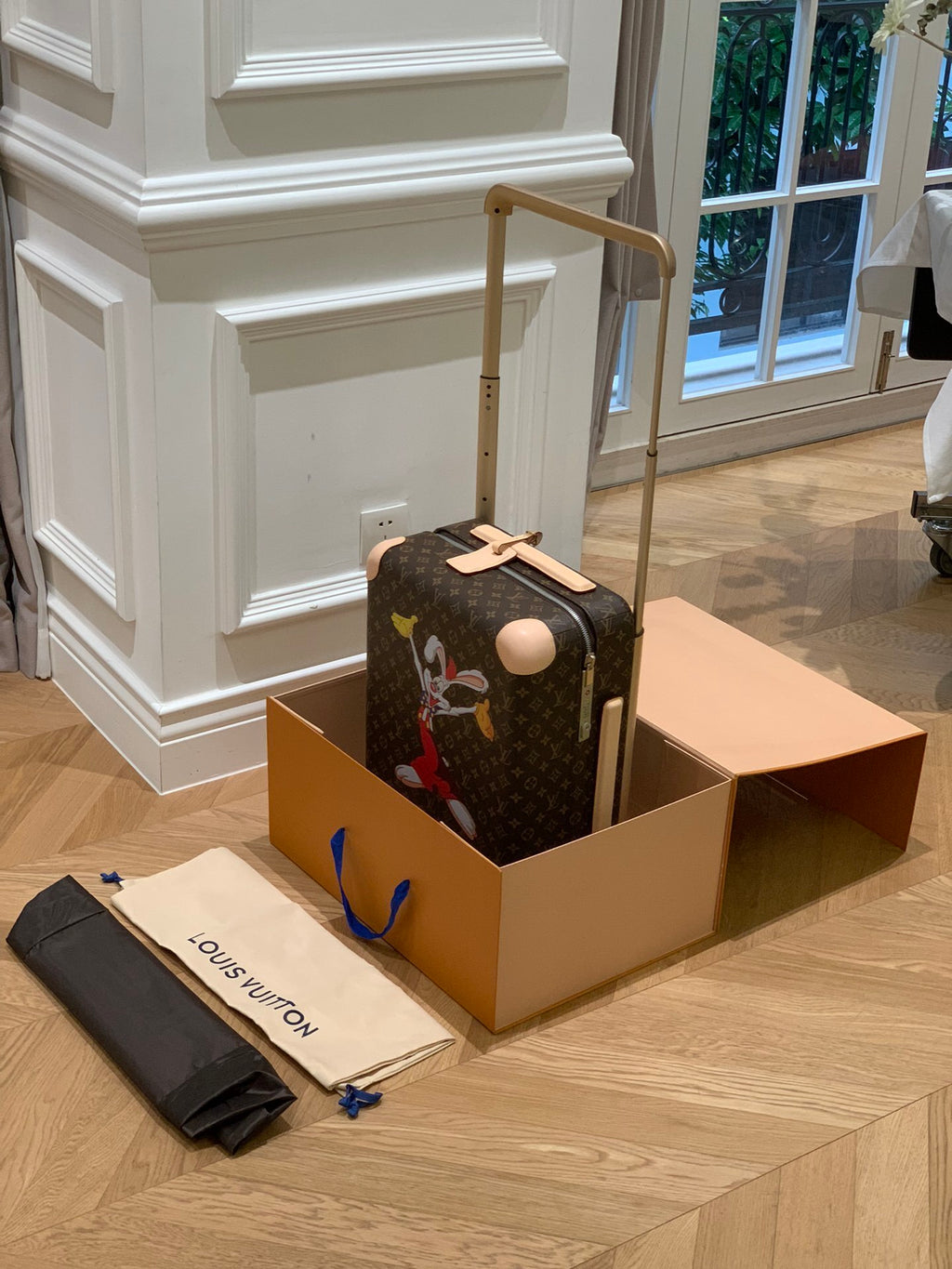 LOUIS VUITTON Horizon 55 Four-Wheel Trolley