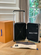 LOUIS VUITTON Horizon 55 Four-Wheel Trolley