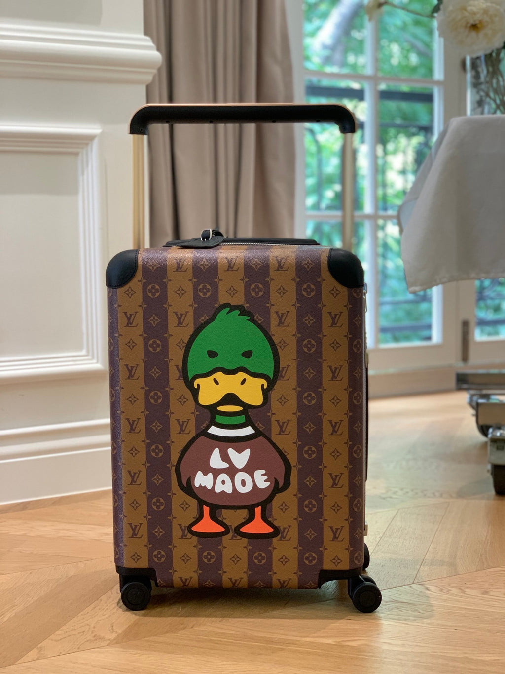 LOUIS VUITTON Horizon 55 Four-Wheel Trolley