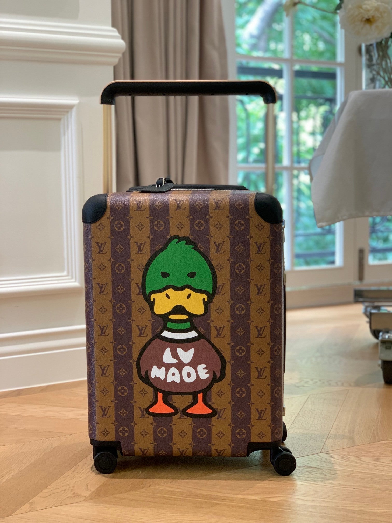 LOUIS VUITTON Horizon 55 Four-Wheel Trolley