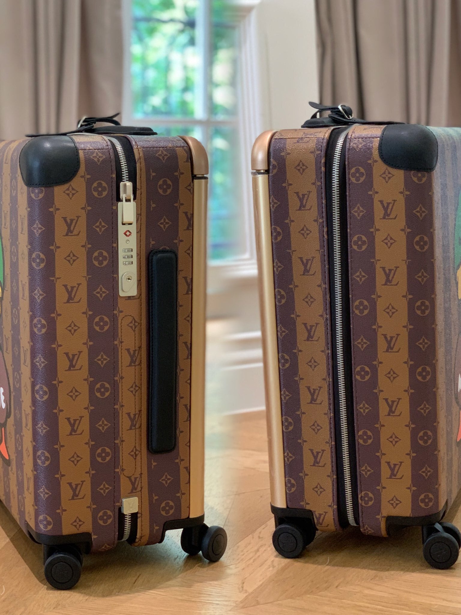 LOUIS VUITTON Horizon 55 Four-Wheel Trolley