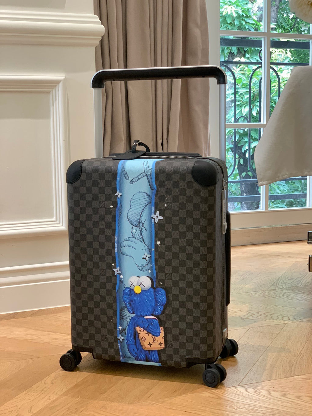 LOUIS VUITTON Horizon 55 Four-Wheel Trolley