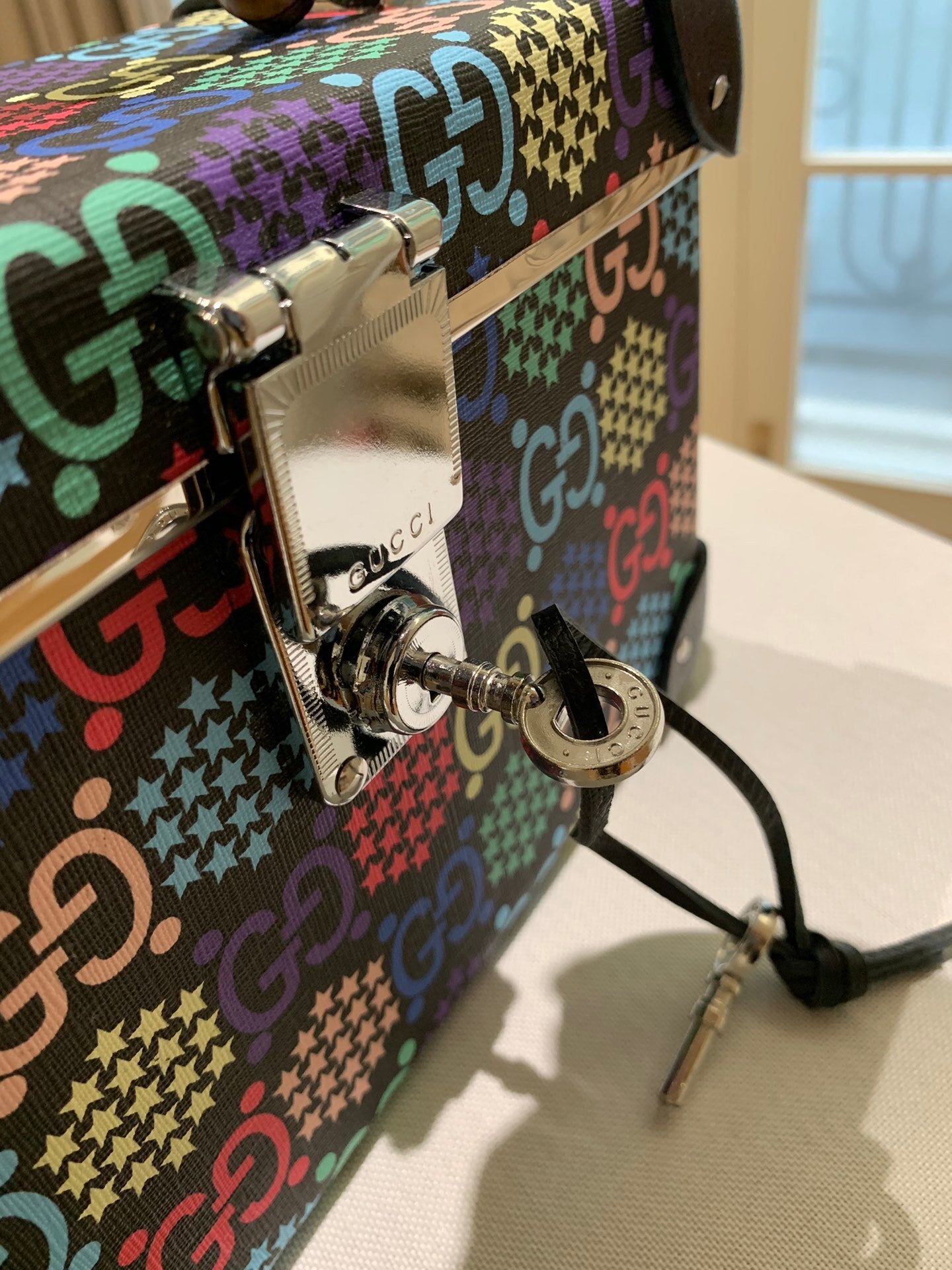 GUCCI x Globe-Trotter Bamboo Handle Vanity Case