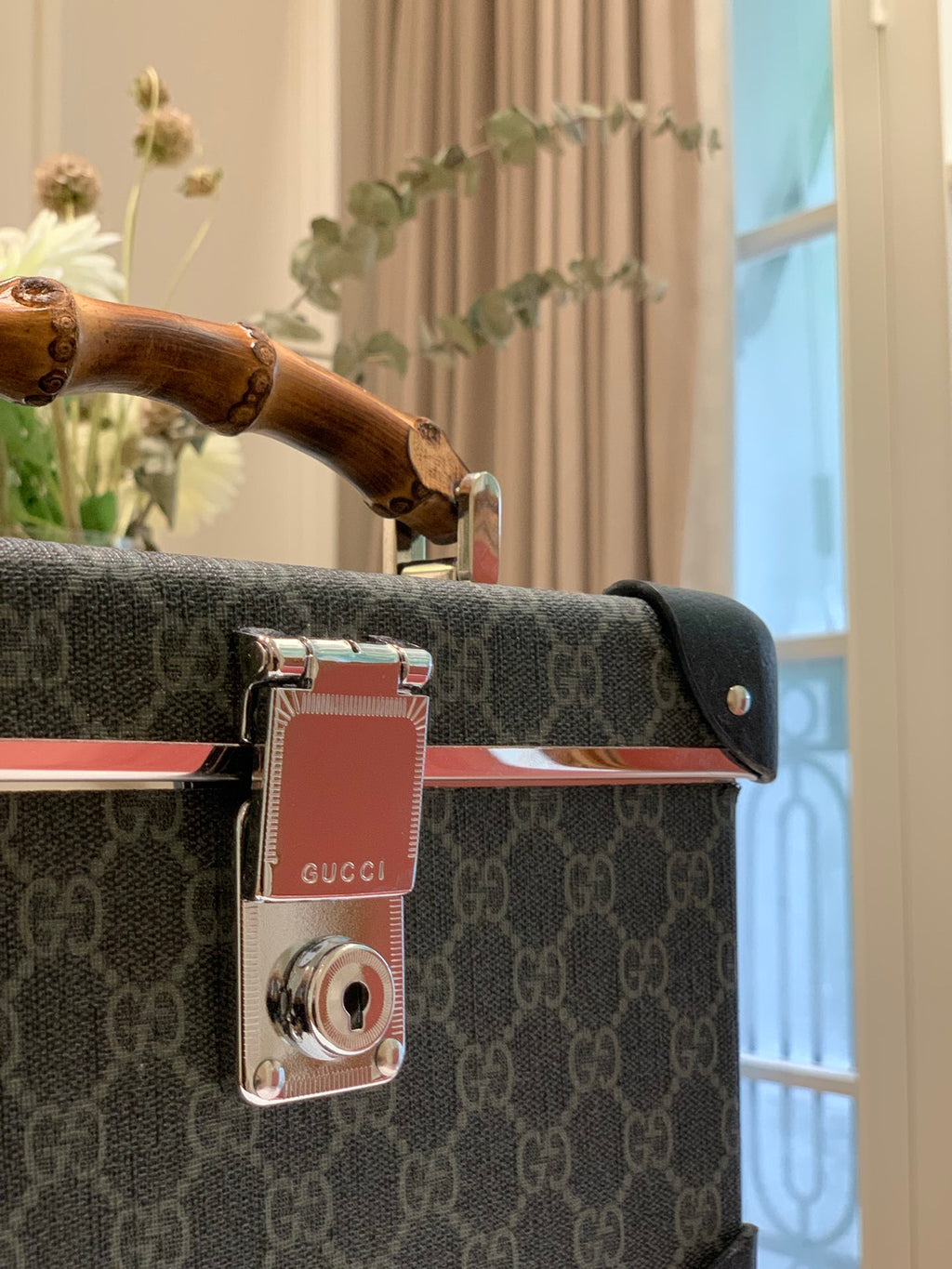 GUCCI x Globe-Trotter Bamboo Handle Vanity Case