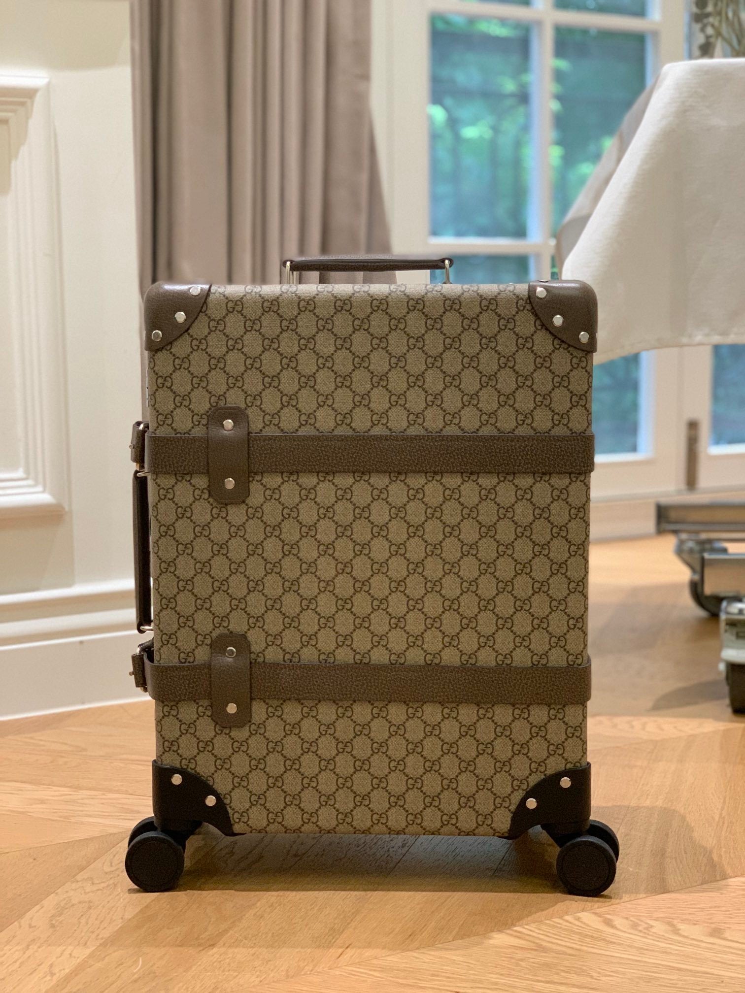 GUCCI x Globe-Trotter GG Supreme Trolley