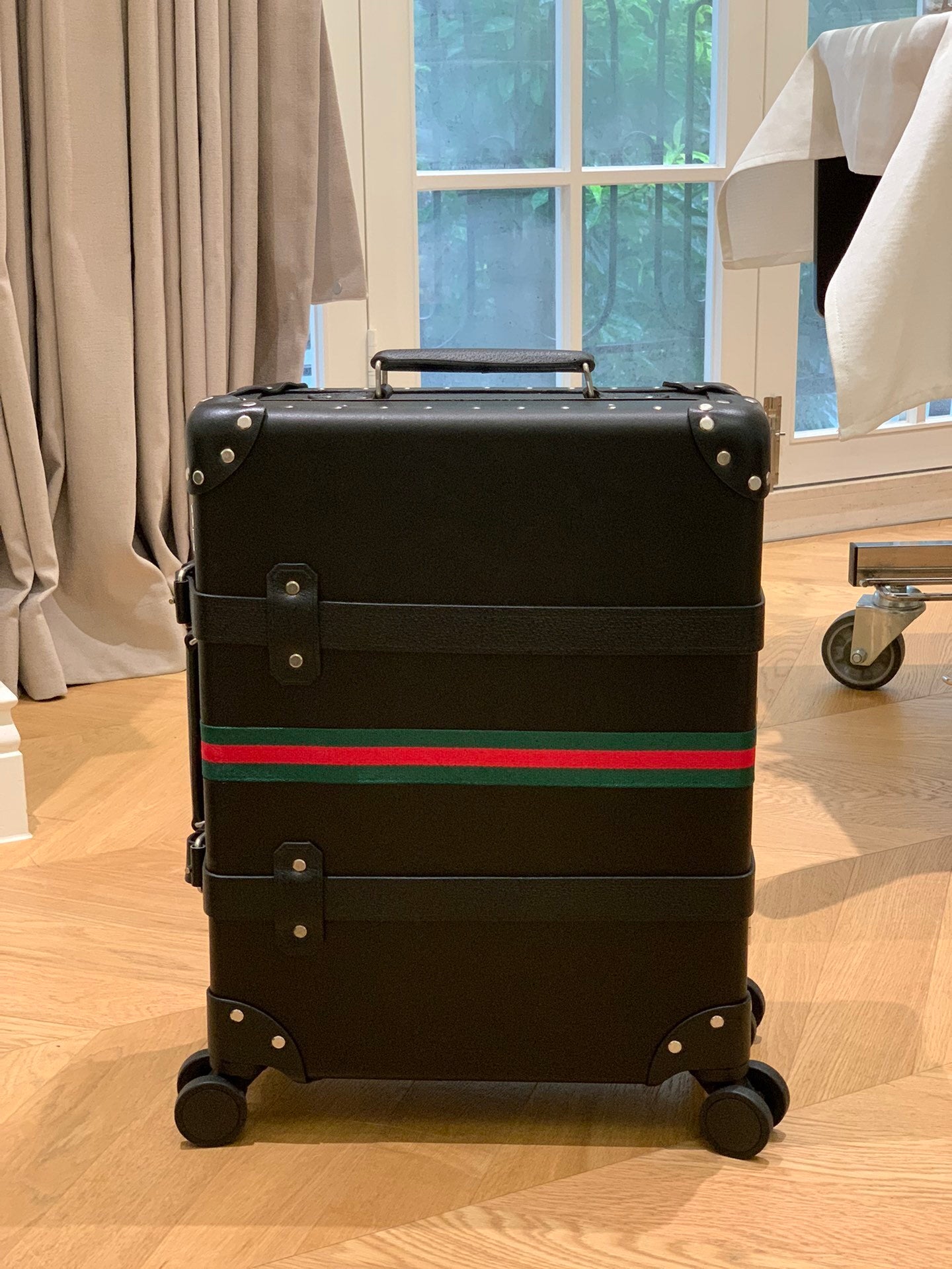 GUCCI x Globe-Trotter GG Supreme Trolley