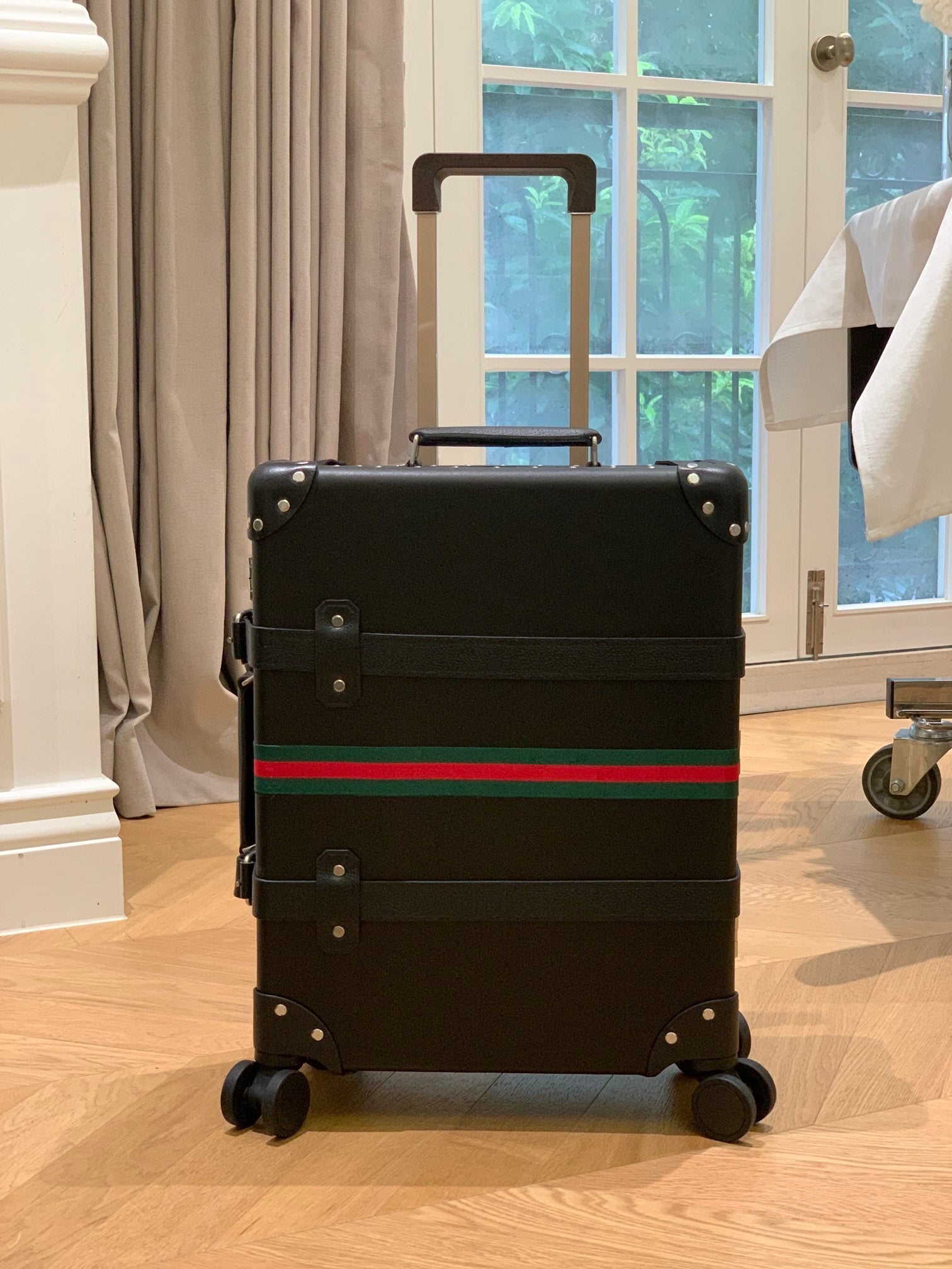 GUCCI x Globe-Trotter GG Supreme Trolley