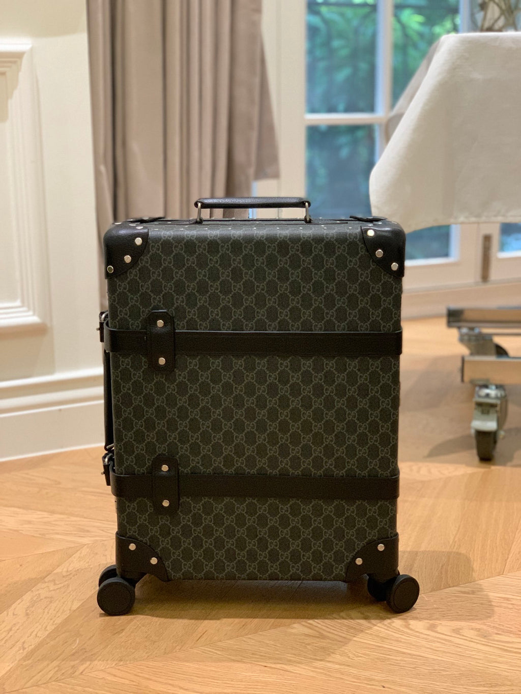 GUCCI x Globe-Trotter GG Supreme Trolley