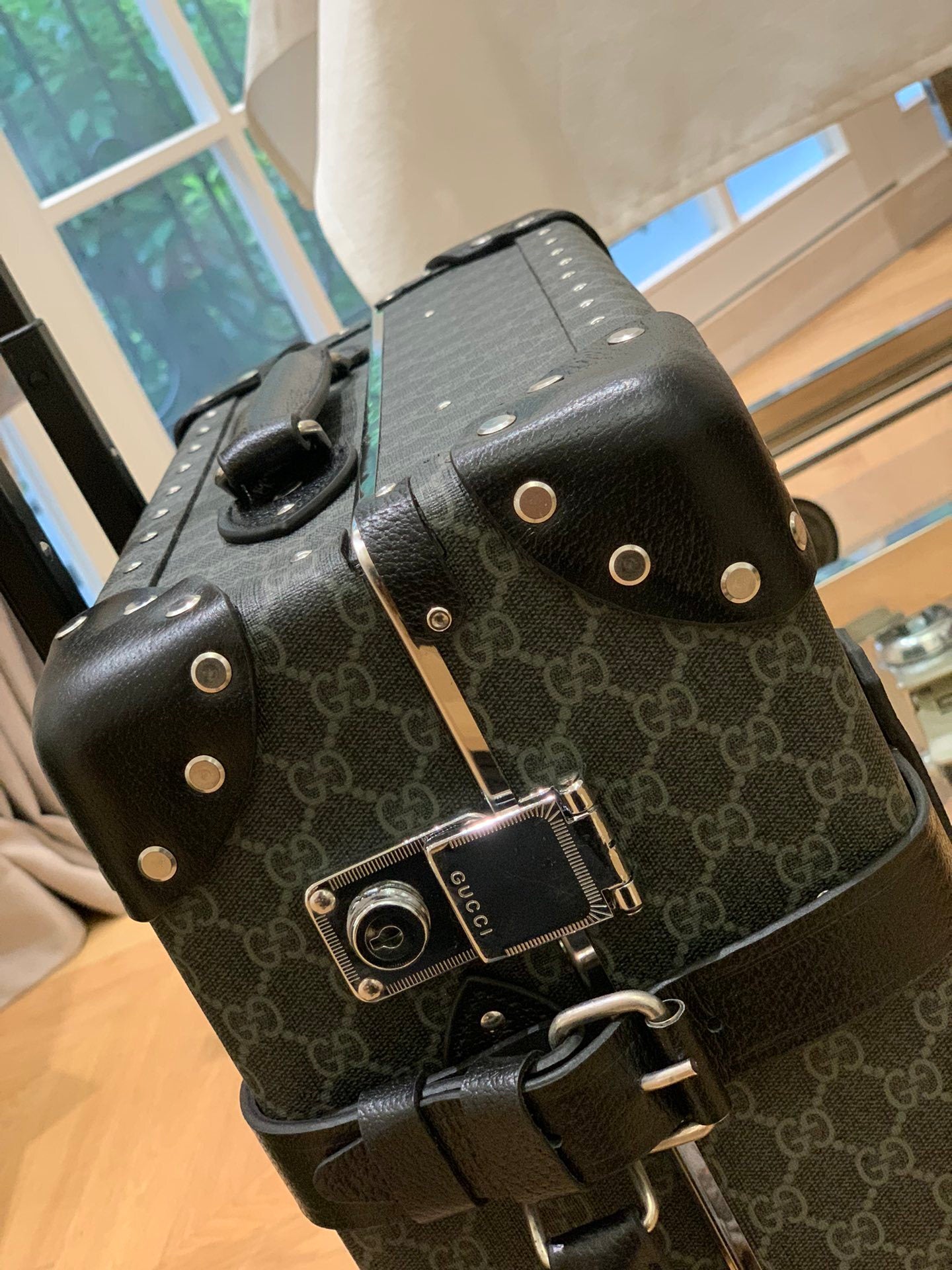 GUCCI x Globe-Trotter GG Supreme Trolley