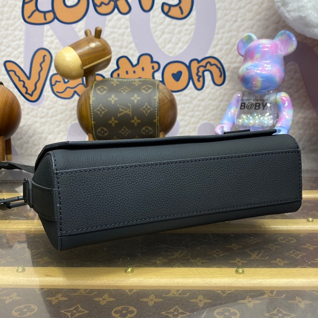 Louis Vuitton Takeoff Small Messenger Bag
