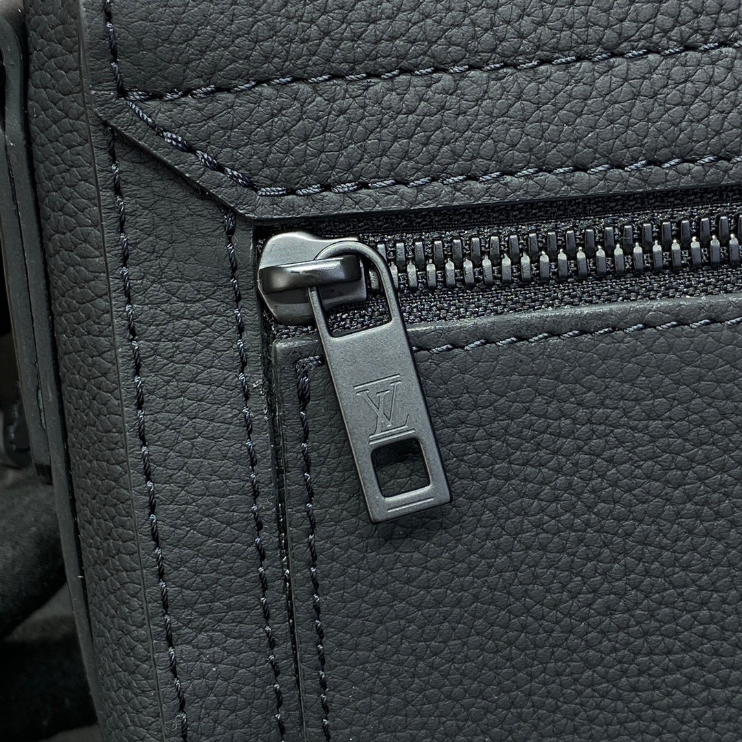 Louis Vuitton Takeoff Small Messenger Bag